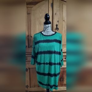 Acting Pro green/black tie-dye tunic. Size small.